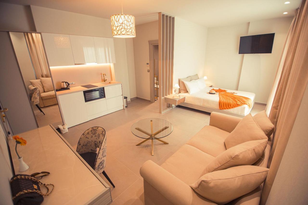 Io Luxury Pool & Hot Tub Suites Preveza Exterior foto