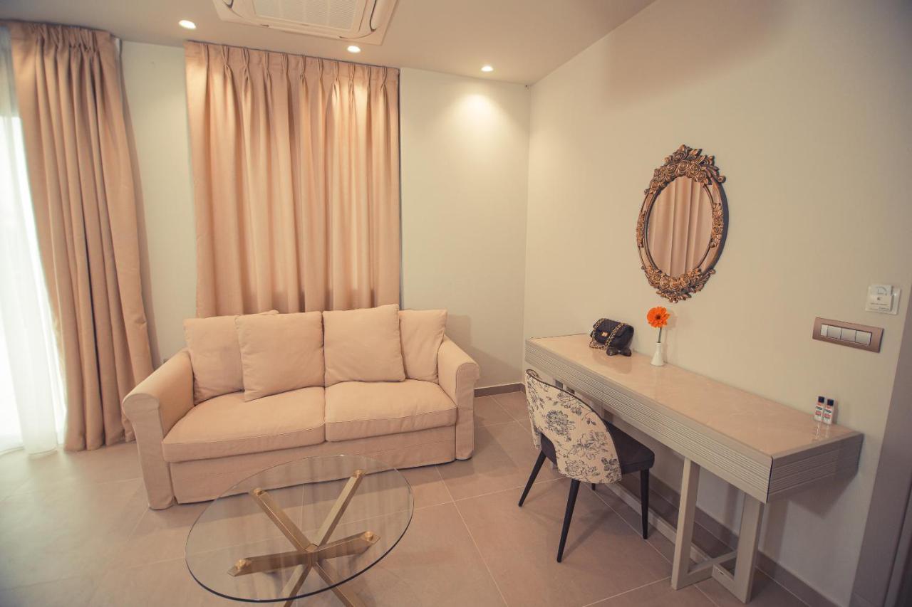 Io Luxury Pool & Hot Tub Suites Preveza Exterior foto