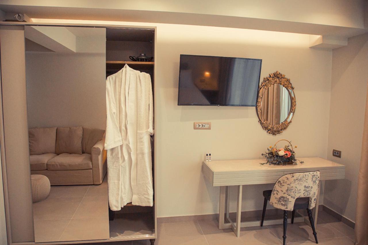 Io Luxury Pool & Hot Tub Suites Preveza Exterior foto