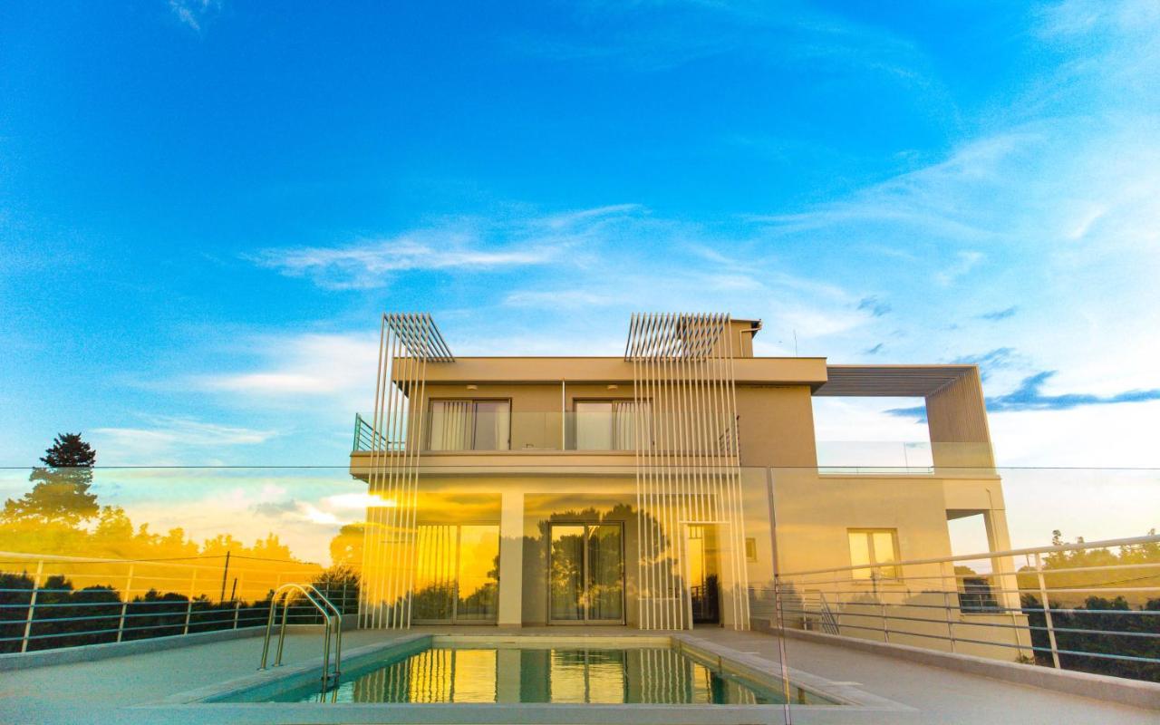 Io Luxury Pool & Hot Tub Suites Preveza Exterior foto